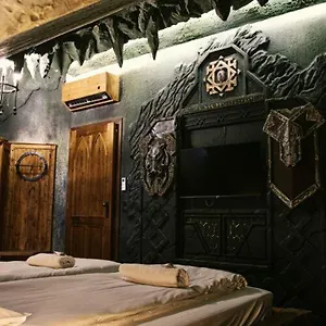 Excalibur Minihotel Эгер